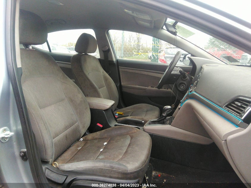 VIN 5NPD74LF8HH064015 2017 HYUNDAI ELANTRA SE