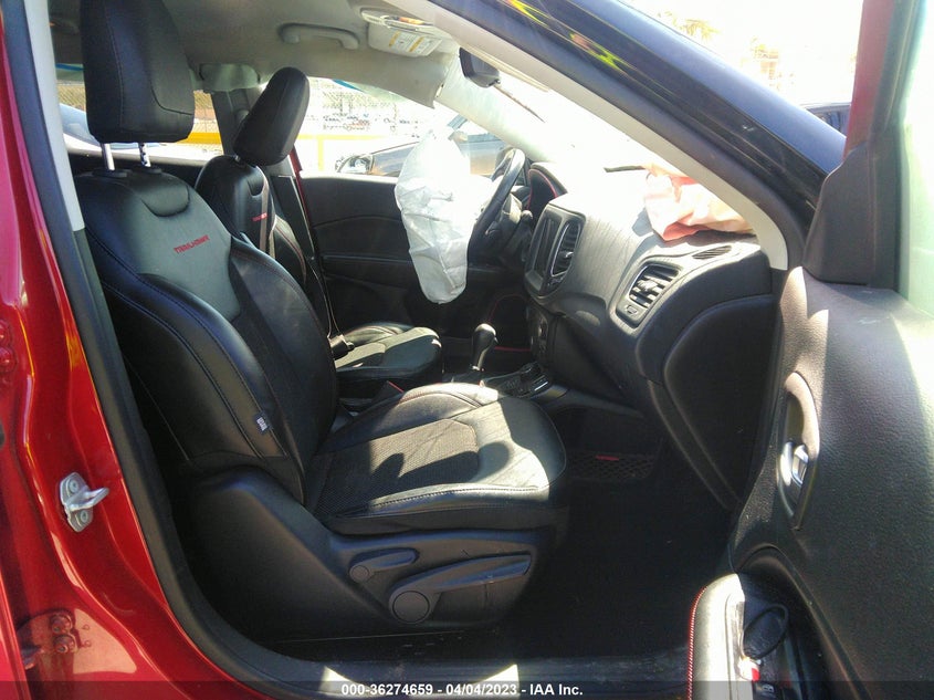 VIN 3C4NJDDB8LT111585 2020 JEEP COMPASS TRAILHAWK