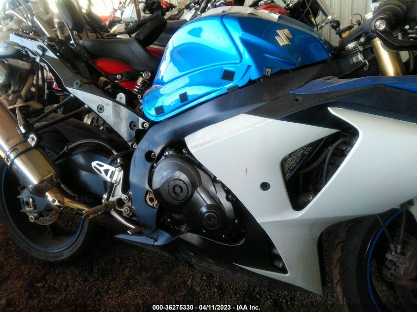 2011 SUZUKI GSX-R1000 JS1GT78A5B2100267