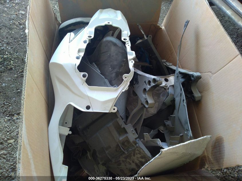 2011 SUZUKI GSX-R1000 JS1GT78A5B2100267