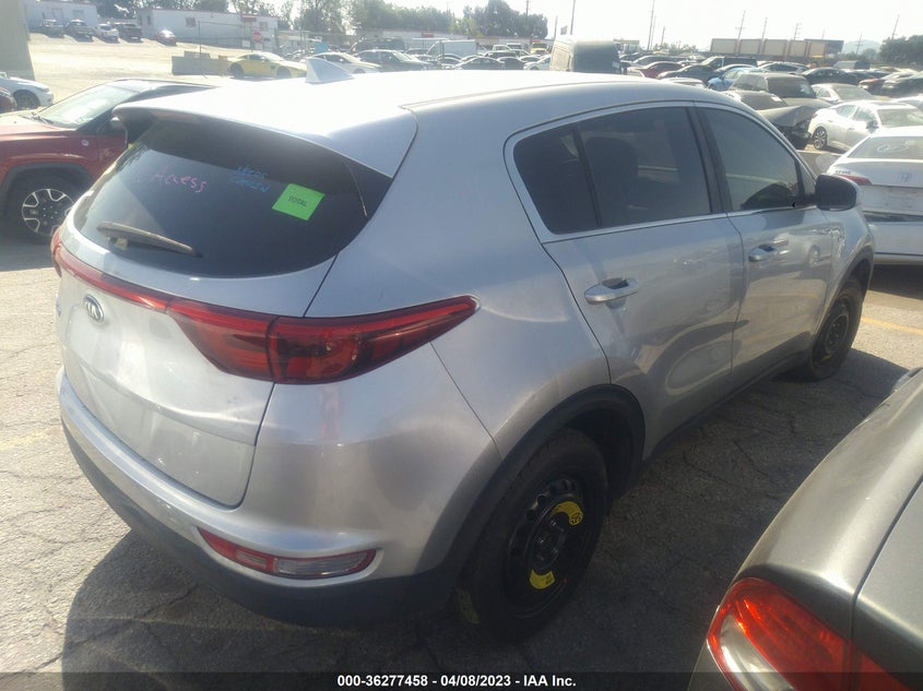 VIN KNDPMCAC3J7333878 2018 KIA SPORTAGE LX