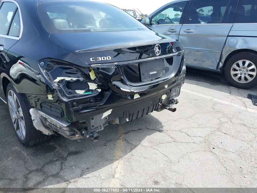 VIN 55SWF4JB8JU242195 2018 MERCEDES-BENZ C-CLASS C 300