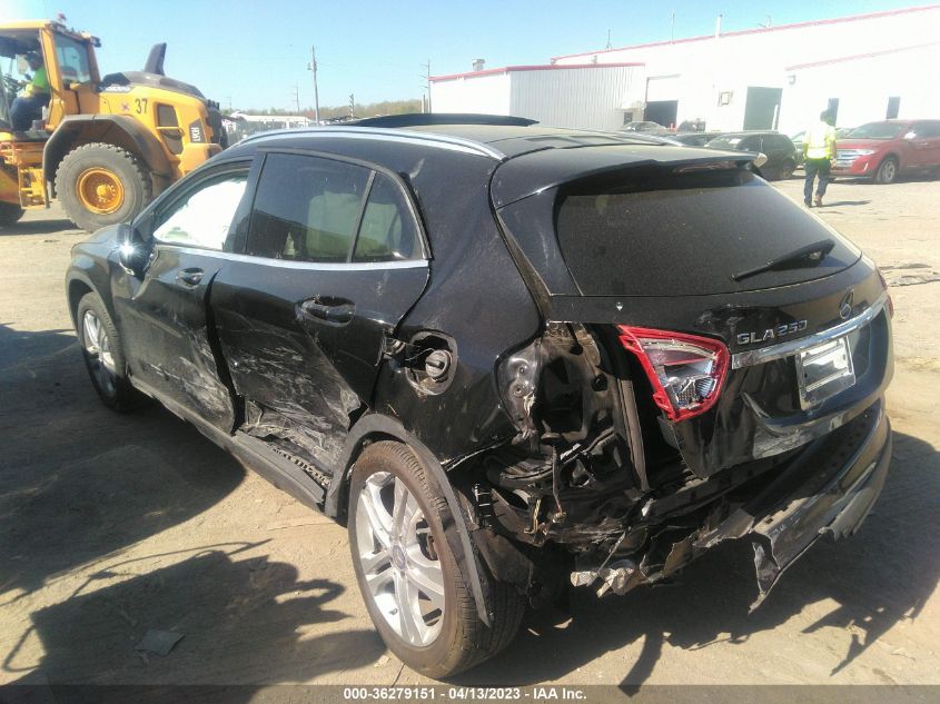 2015 MERCEDES-BENZ GLA-CLASS GLA 250 - WDCTG4EB0FJ176358