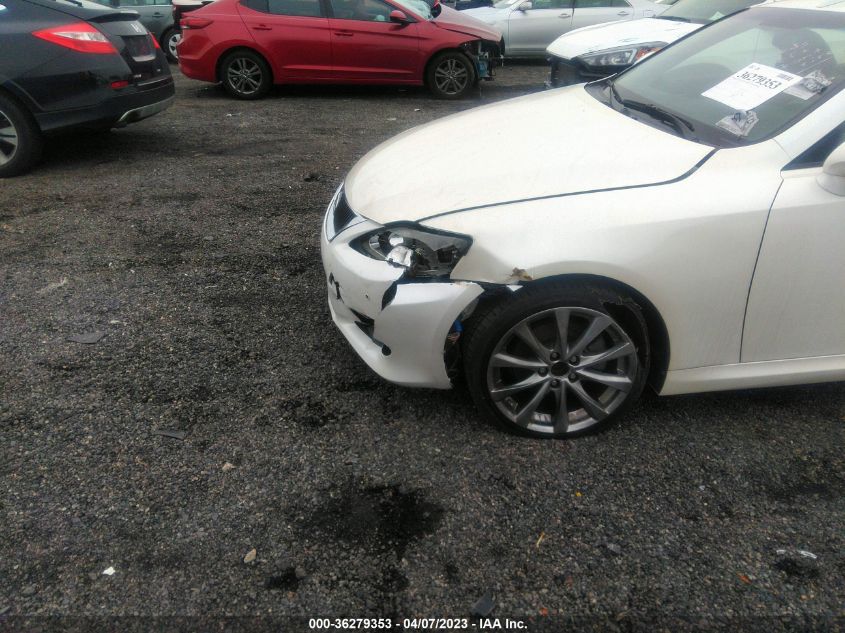 2015 LEXUS IS 250C JTHFF2C25F2532454