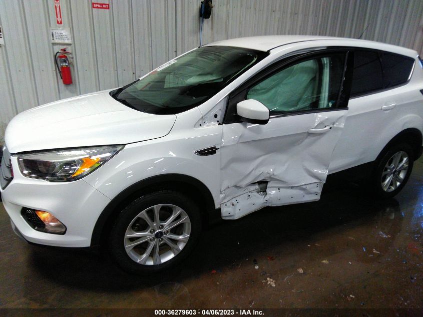 2017 FORD ESCAPE SE - 1FMCU0GD0HUA81639