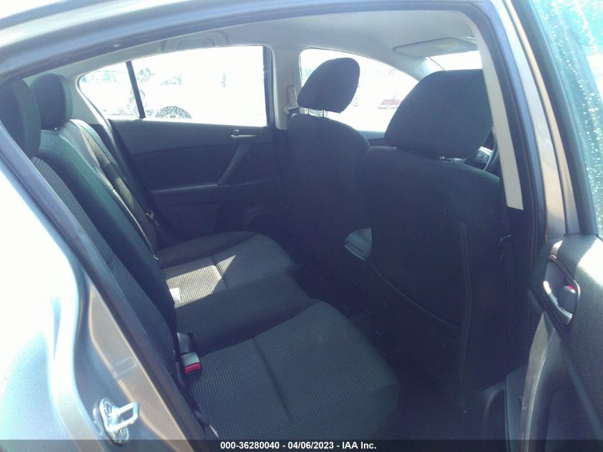 2013 MAZDA MAZDA3 I SPORT - JM1BL1UP0D1809303