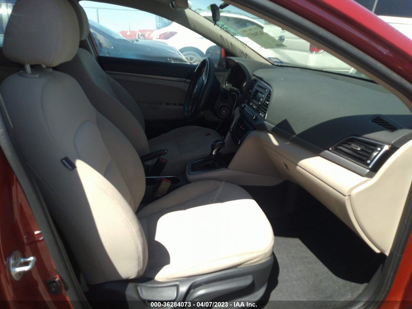 VIN 5NPD74LF7JH280976 2018 HYUNDAI ELANTRA SE