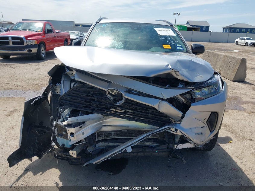 VIN 2T3H1RFVXMC138204 2021 TOYOTA RAV4 LE
