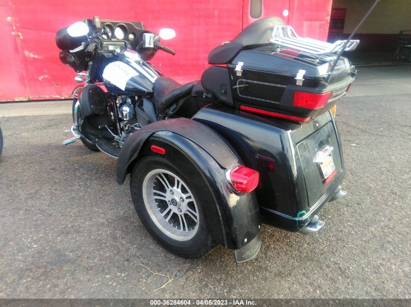 2012 HARLEY-DAVIDSON FLHTCUTG TRI GLIDE ULTRA CLASSIC 1HD1MAM14CB856832