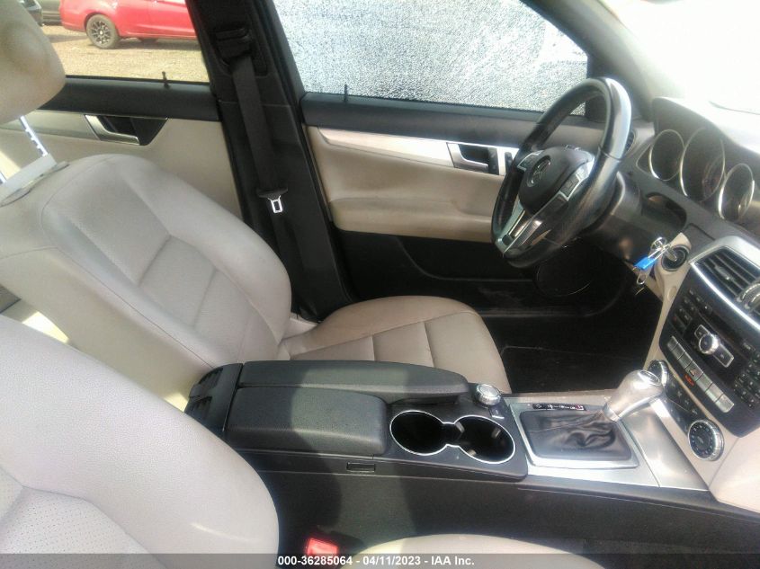 2014 MERCEDES-BENZ C-CLASS C 300 - WDDGF8ABXEA908829
