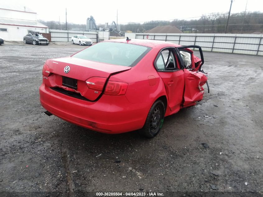 2014 VOLKSWAGEN JETTA SEDAN SE - 3VWD17AJXEM210640