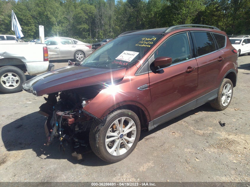 VIN 1FMCU9GD2JUB60109 2018 FORD ESCAPE SE