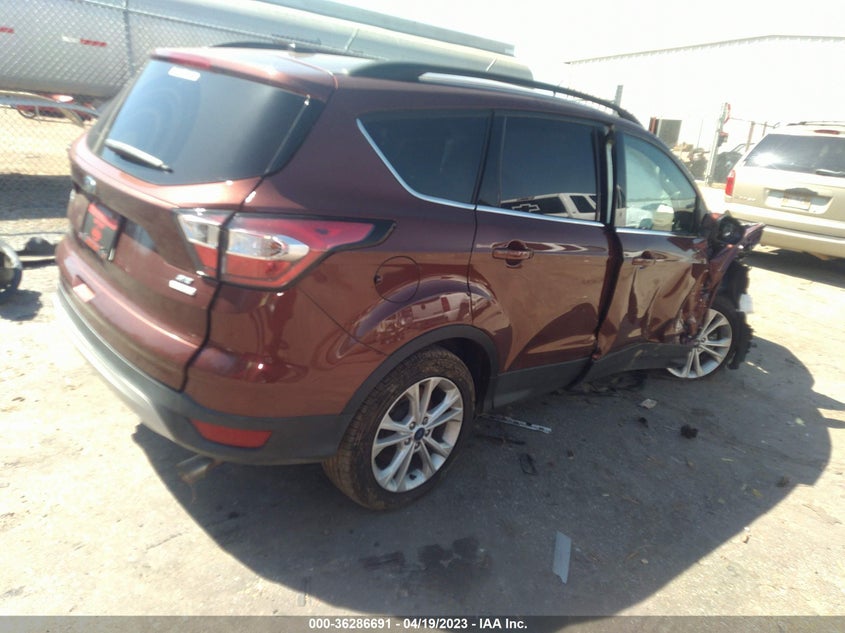 VIN 1FMCU9GD2JUB60109 2018 FORD ESCAPE SE