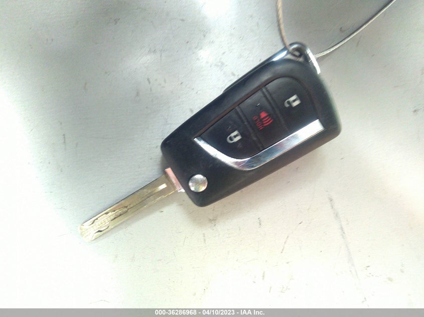 VIN JTMH1RFV4KD506546 2019 TOYOTA RAV4 LE