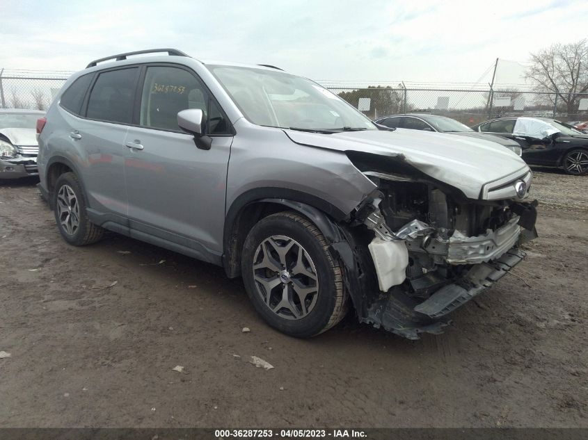 2020 SUBARU FORESTER PREMIUM - JF2SKAGC6LH405652