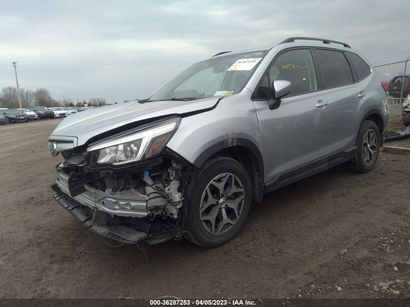 2020 SUBARU FORESTER PREMIUM - JF2SKAGC6LH405652