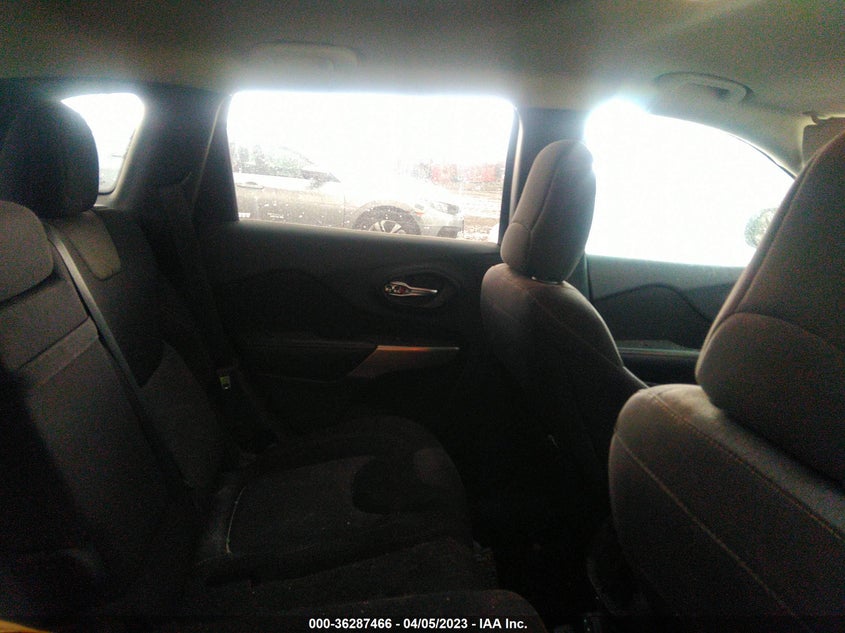 VIN 1C4PJLAB5HW643370 2017 JEEP CHEROKEE SPORT