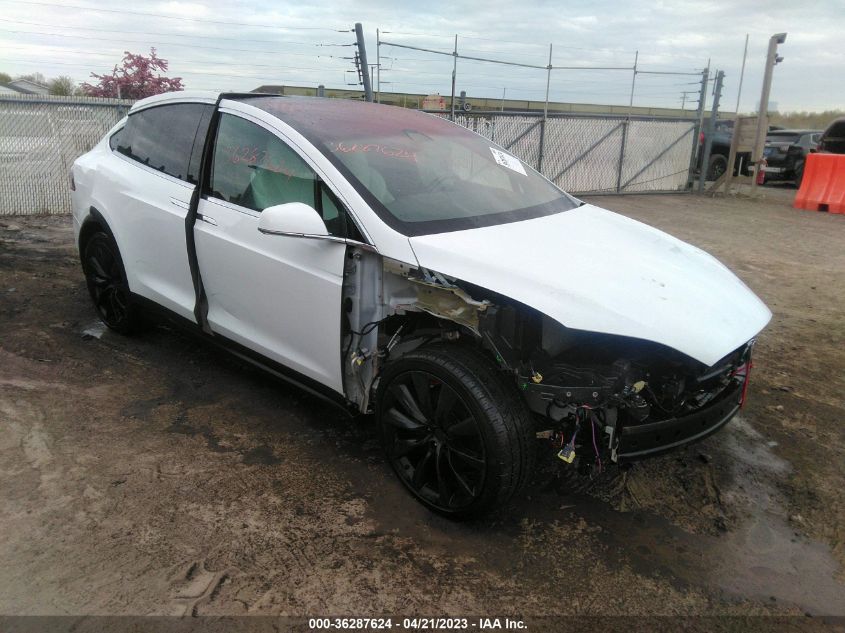 5YJXCBE22JF110319 TESLA MODEL X 75D/100D/P100D 2018