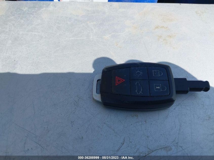 2013 VOLVO C70 T5 YV1672MC2DJ141300