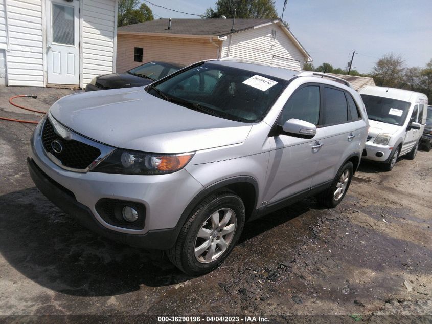 2013 KIA SORENTO LX - 5XYKTCA67DG411352