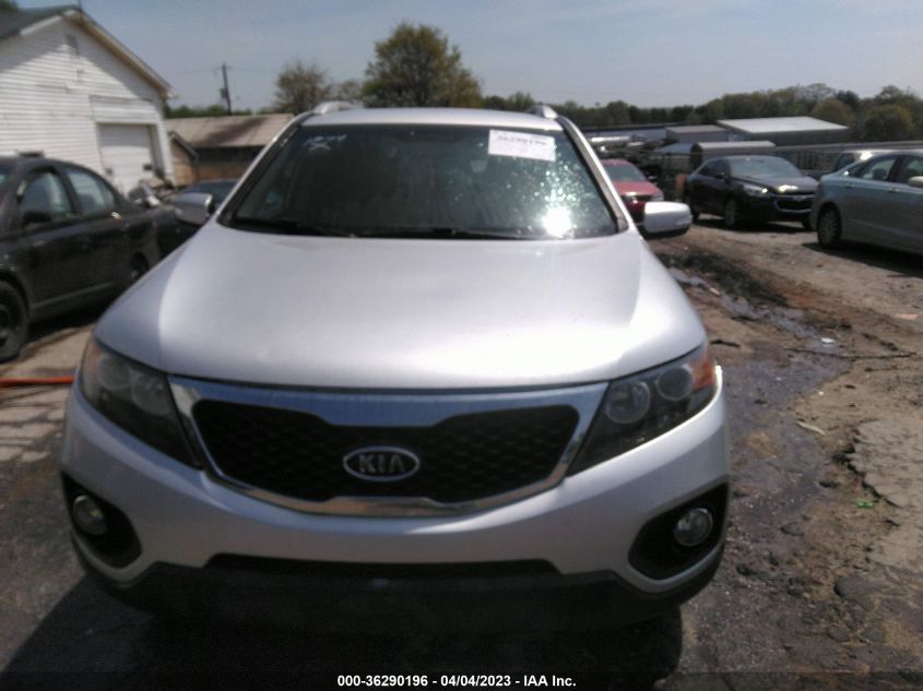 2013 KIA SORENTO LX - 5XYKTCA67DG411352