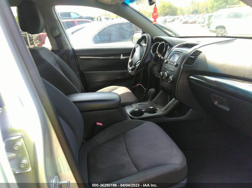 2013 KIA SORENTO LX - 5XYKTCA67DG411352