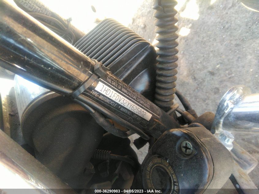 2000 HARLEY-DAVIDSON FLHR - 1HD1FDV32YY625802