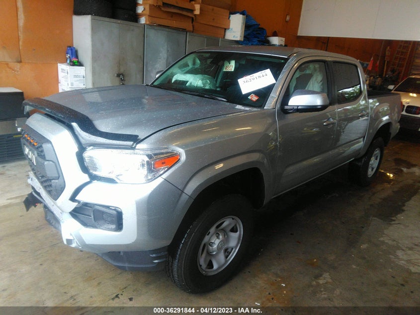 VIN 3TYAX5GN8NT063998 2022 TOYOTA TACOMA 2WD SR/SR5
