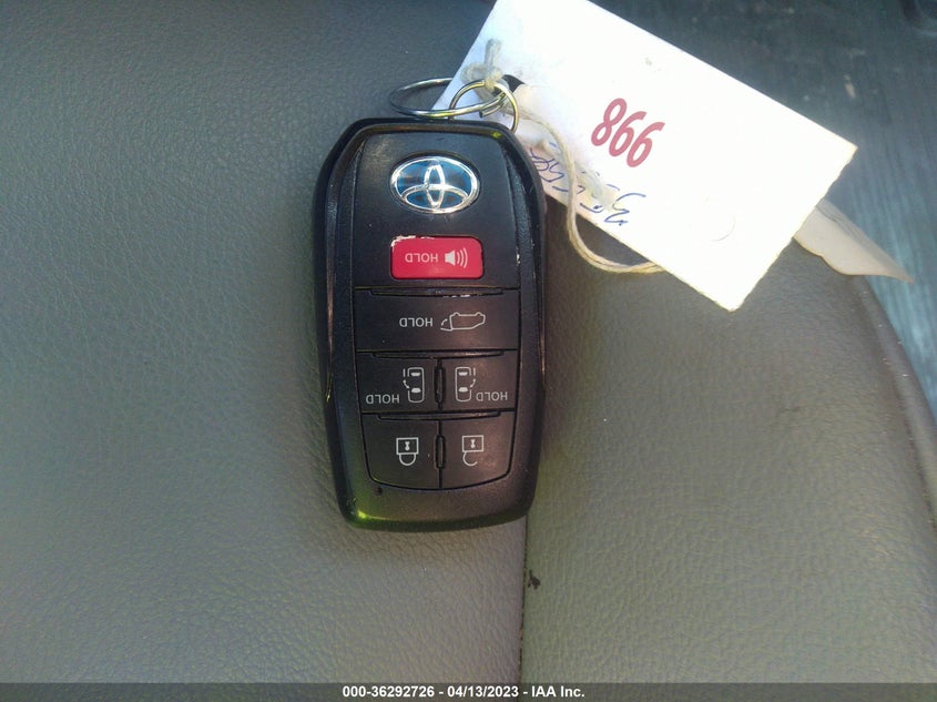 VIN 5TDJRKEC2MS055559 2021 TOYOTA SIENNA XLE