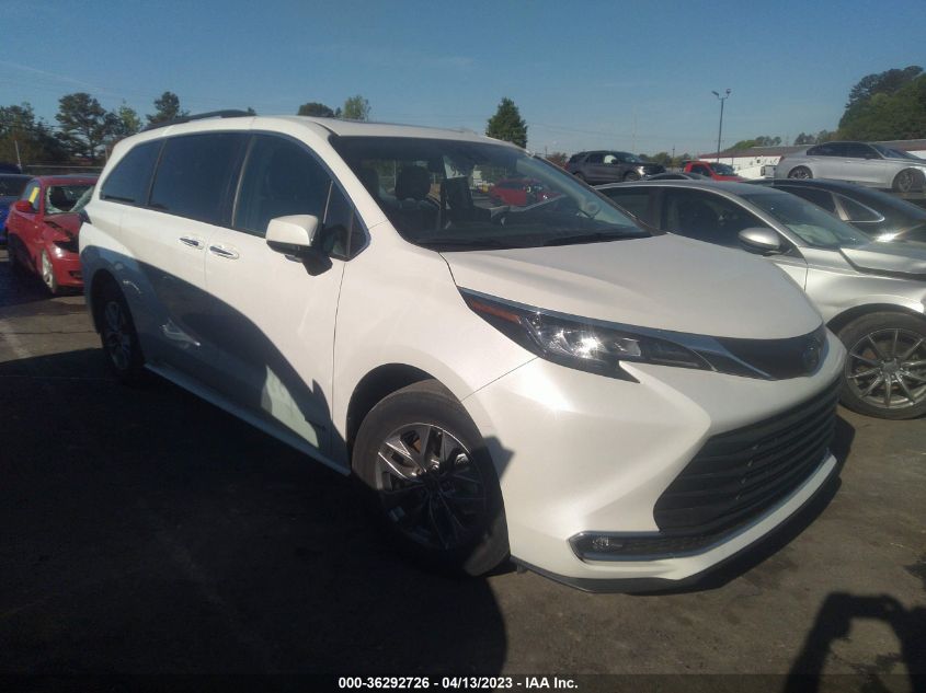 2021 TOYOTA SIENNA XLE - 5TDJRKEC2MS055559