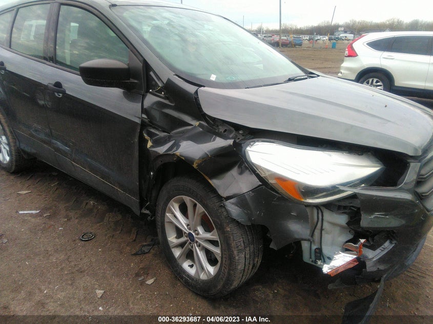 VIN 1FMCU0F76HUD21062 2017 FORD ESCAPE S