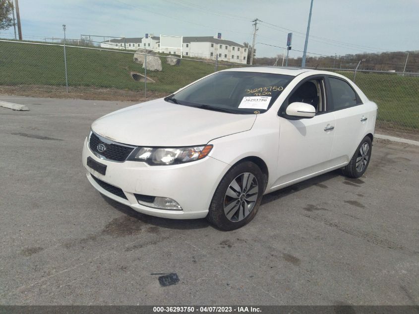 VIN KNAFU4A21D5684181 2013 KIA FORTE no.2