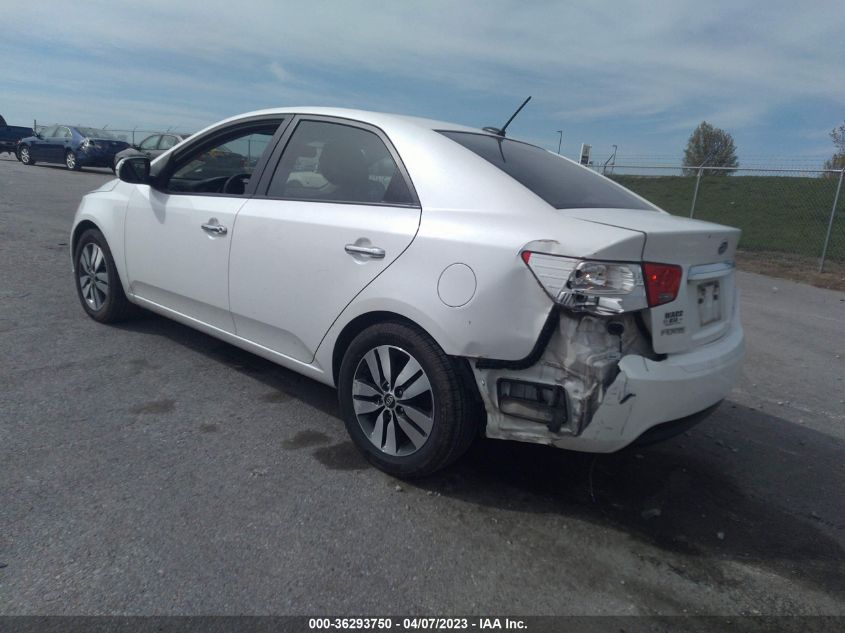 VIN KNAFU4A21D5684181 2013 KIA FORTE no.3