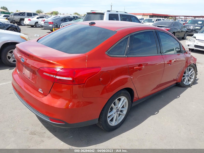 VIN 1FADP3FE1JL293463 2018 FORD FOCUS SE