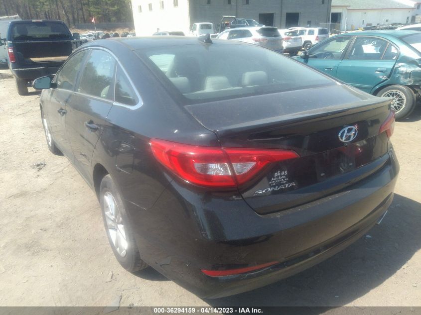 2015 HYUNDAI SONATA 2.4L SE - 5NPE24AF5FH004907