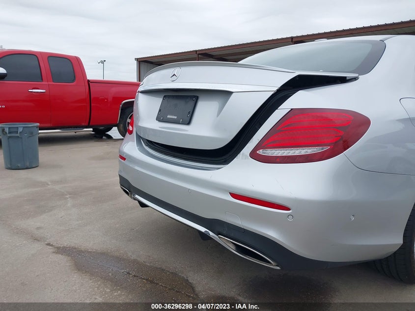 VIN WDDZF4JB4KA669758 2019 MERCEDES-BENZ E-CLASS E 300