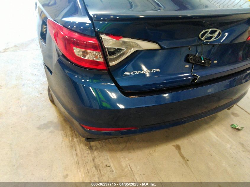 2015 HYUNDAI SONATA 2.4L SE - 5NPE24AF2FH125202