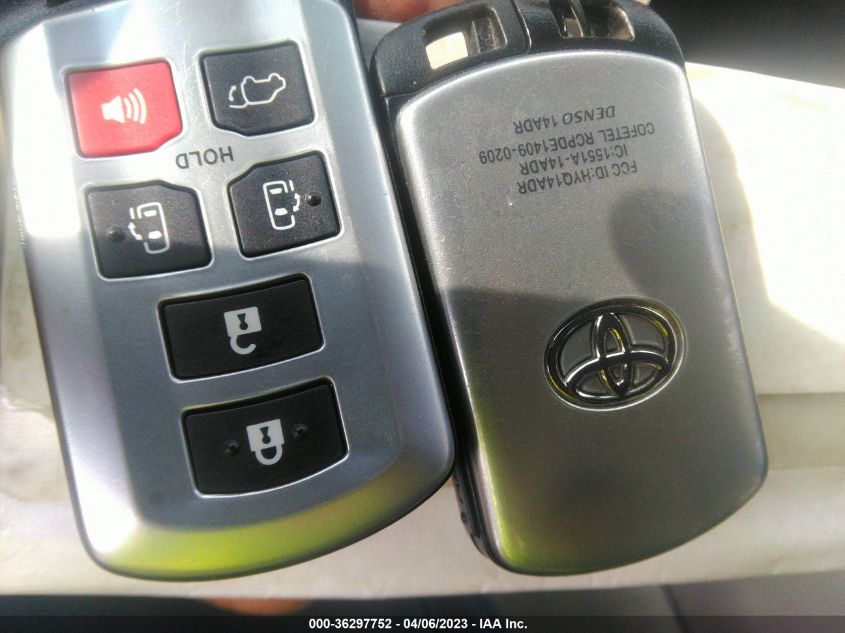 2015 TOYOTA SIENNA XLE - 5TDYK3DC4FS580071