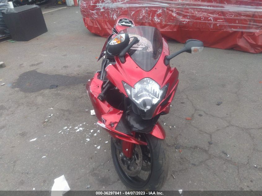 2007 SUZUKI GSX-R750 - JS1GR7KA772111673