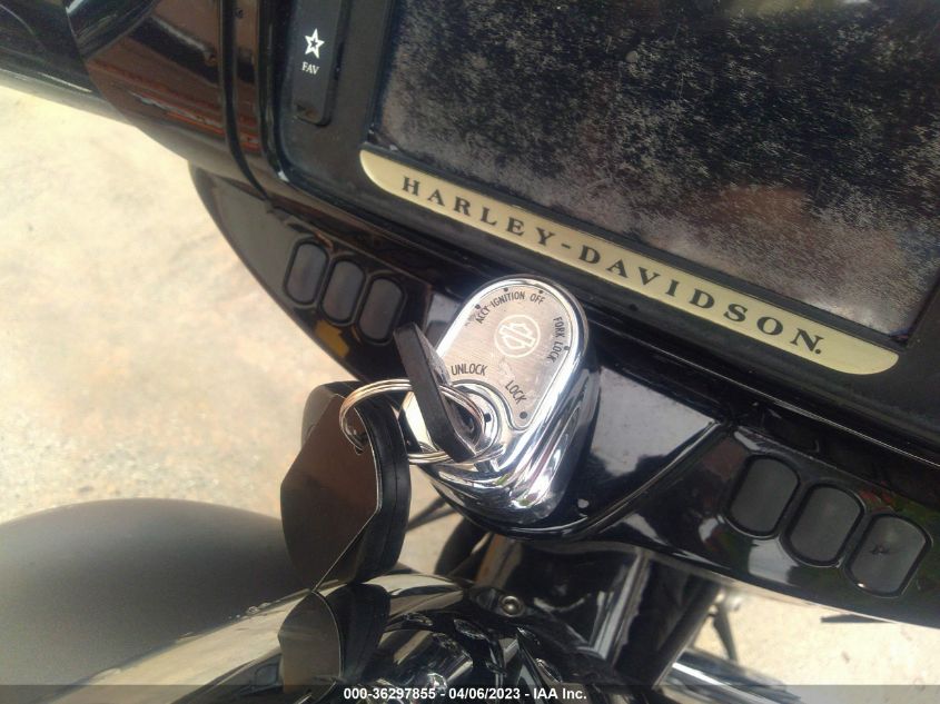 2016 HARLEY-DAVIDSON FLHXS STREET GLIDE SPECIAL - 1HD1KRM10GB648098