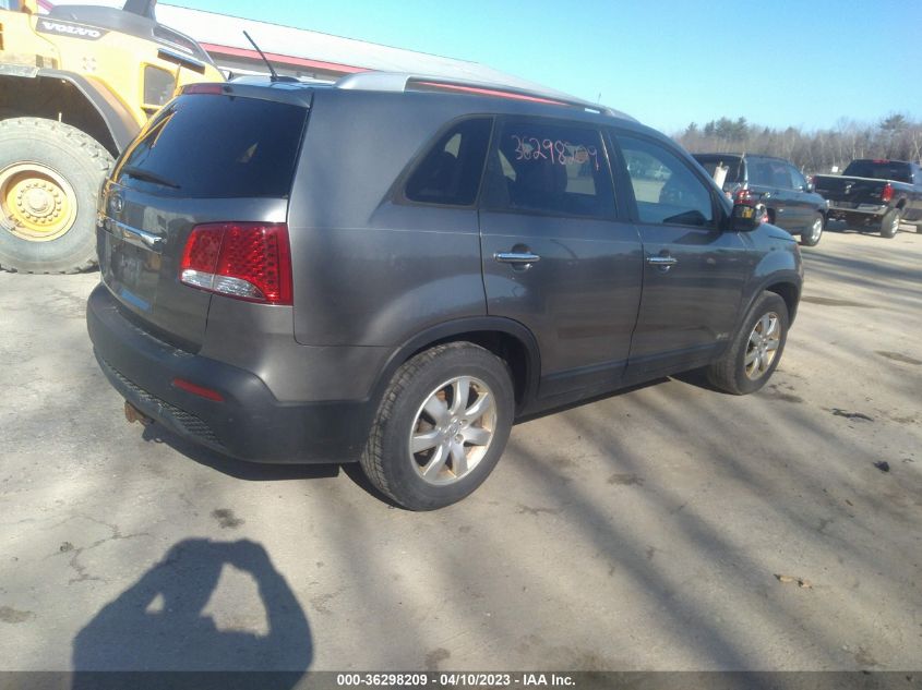 2013 KIA SORENTO LX - 5XYKTDA27DG344951