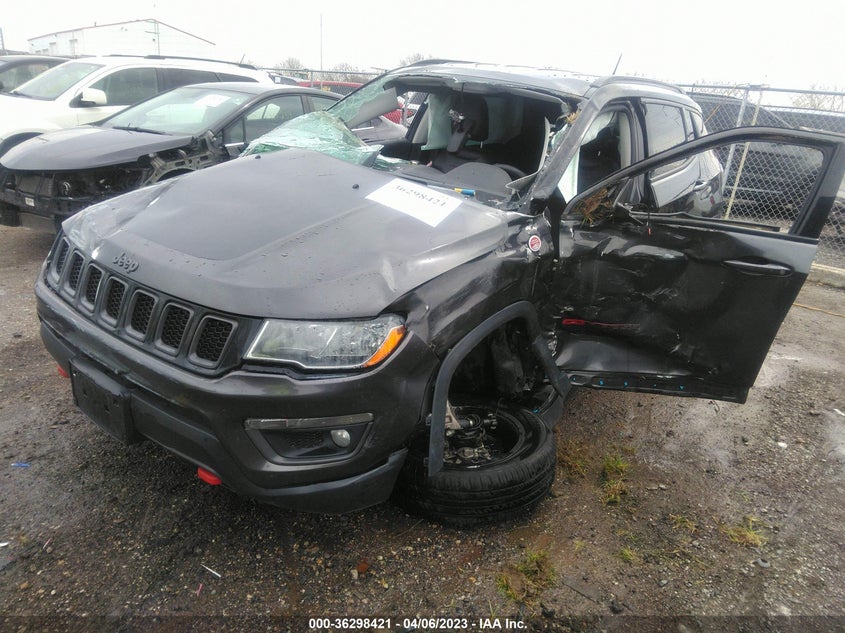 VIN 3C4NJDDB7KT595151 2019 JEEP COMPASS TRAILHAWK