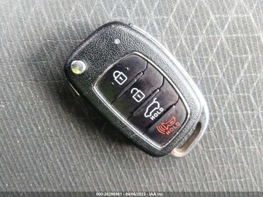 2017 HYUNDAI TUCSON SE - KM8J3CA47HU412074