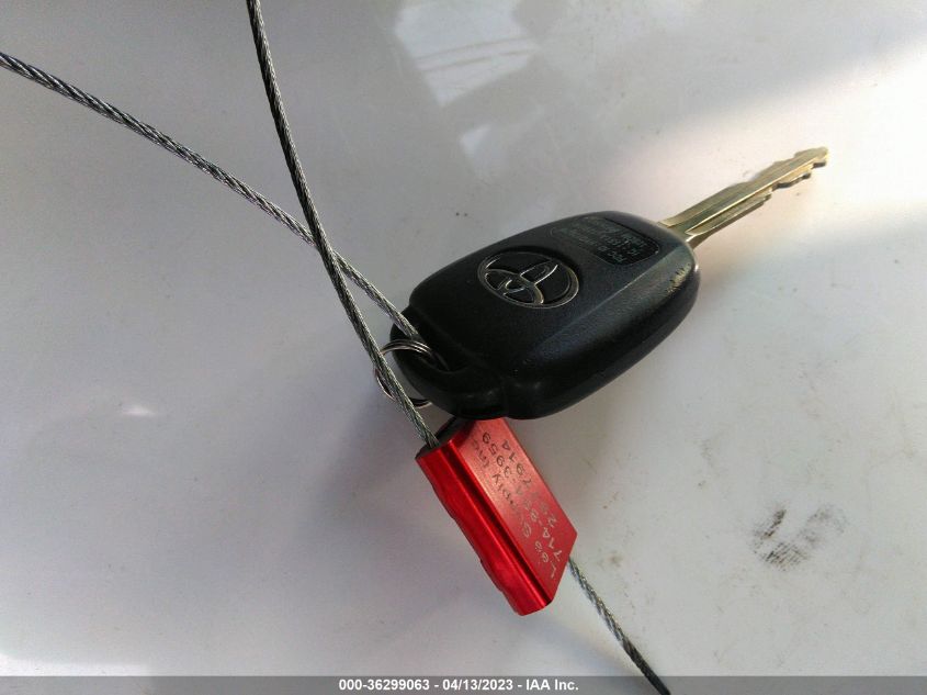2014 TOYOTA RAV4 LE - JTMZFREV9EJ016942