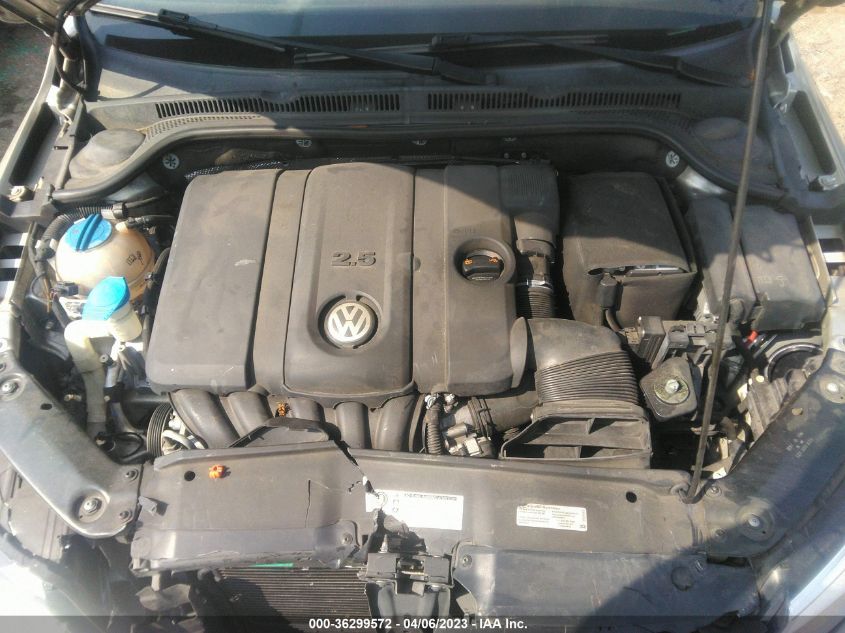 2013 VOLKSWAGEN JETTA SEDAN SE W/CONVENIENCE - 3VWDX7AJ0DM221806