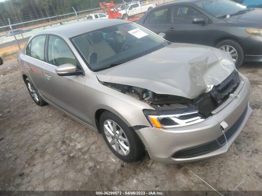 2013 VOLKSWAGEN JETTA SEDAN SE W/CONVENIENCE - 3VWDX7AJ0DM221806