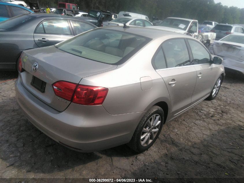 2013 VOLKSWAGEN JETTA SEDAN SE W/CONVENIENCE - 3VWDX7AJ0DM221806