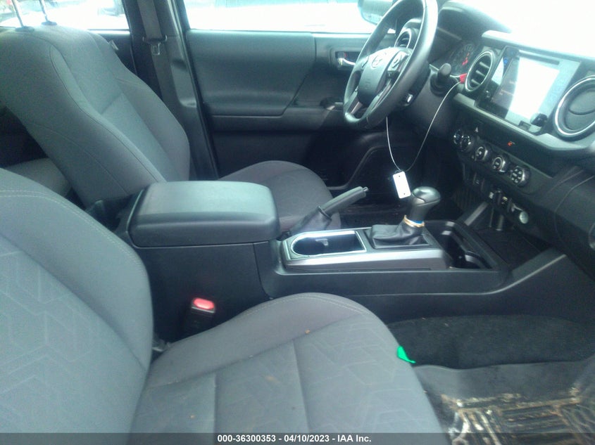 VIN 5TFCZ5AN5KX200697 2019 TOYOTA TACOMA 4WD SR/SR5/TRD SPORT