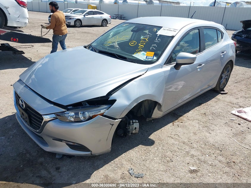 VIN 3MZBN1L31JM230194 2018 MAZDA MAZDA3 5-DOOR TOURING