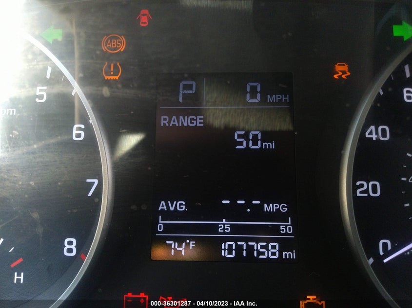 VIN 5NPD74LF4JH317045 2018 HYUNDAI ELANTRA SE